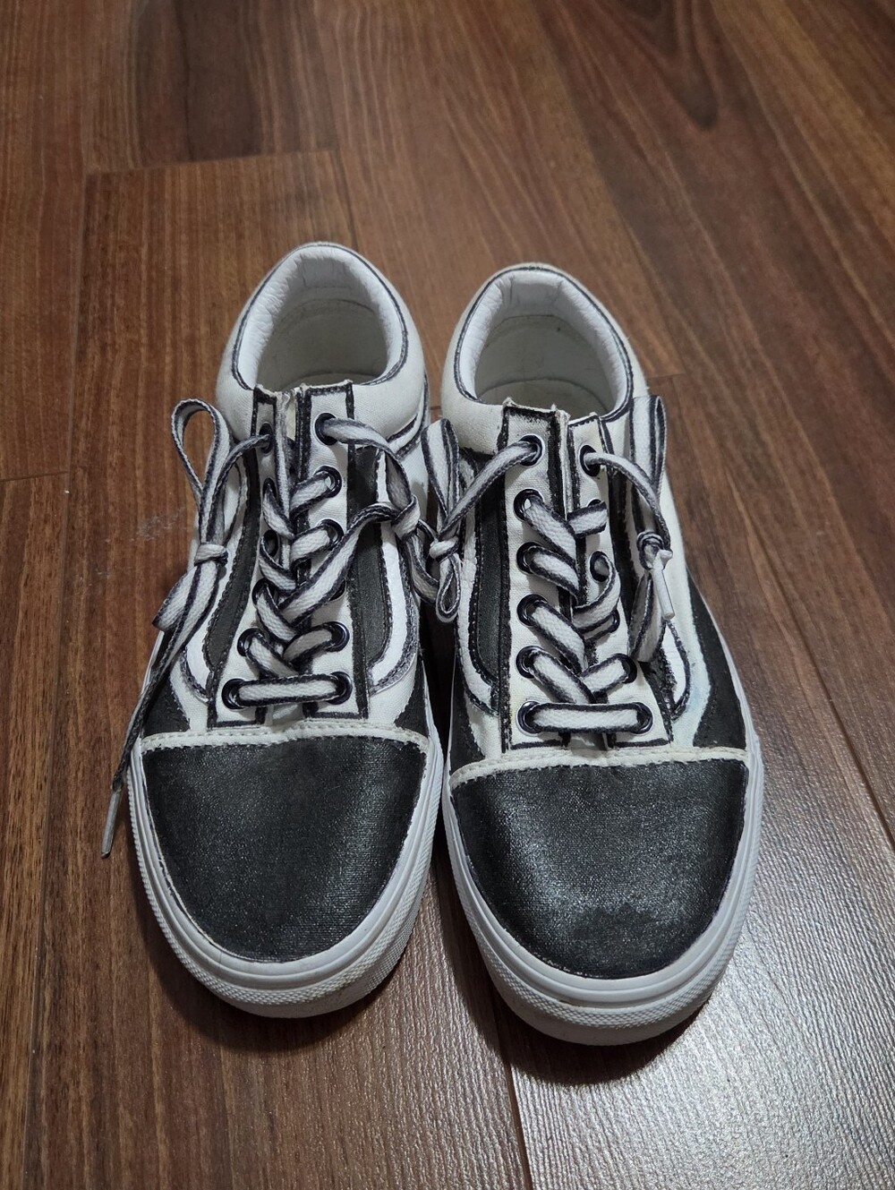 Vans Black and White Lace-Up Sneakers Size 6